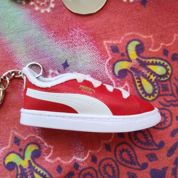 Puma/Guess Keychain Bundle - Picture 5 of 7